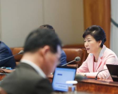 수석비서관회의 주재한 박근혜대통령 ⓒ청와대