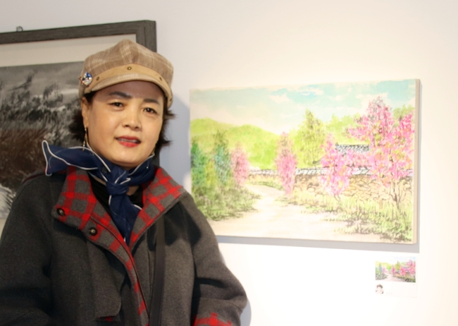 작품 수묵 담채와 김경희 작가