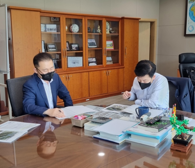 이종화 경제부시장, 최상대 기재부 제2차관 면담 사진
