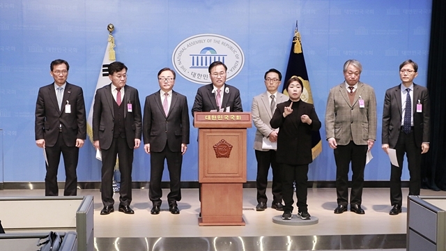 국민의힘 홍석준 의원이 경제6단체와 노조법 개정안 폐기를 촉구하고 있다.