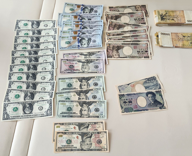 대구광역시와 대구지방국세청이 고액 지방세 체납자에 대한 합동 가택수색을 실시해 현금과 명품 가방 등 약 5천만 원 상당의 재산을 압류했다.